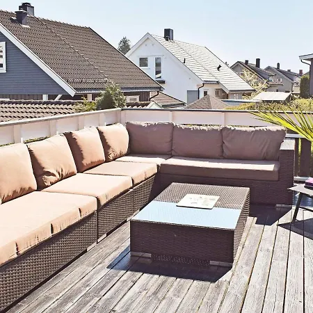 5 Person In Frederikstad-by Traum *