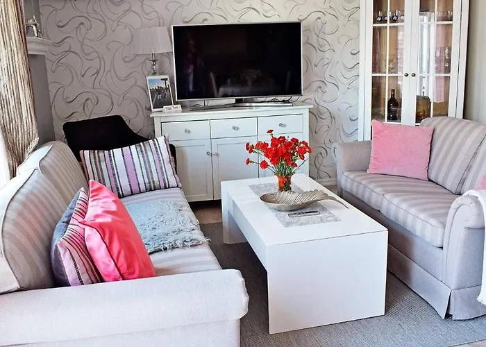 5 Person In Frederikstad-by Traum فردريكسْتاد